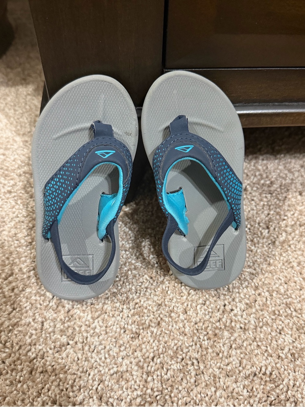 Reef Kids Flip Flops size 3/4
